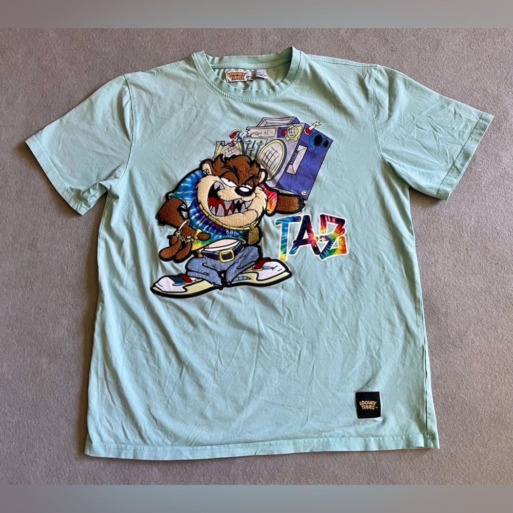 Looney Tunes Taz Boom Box Men’s T-Shirt Maxima Light Blue Embroidered Size Large